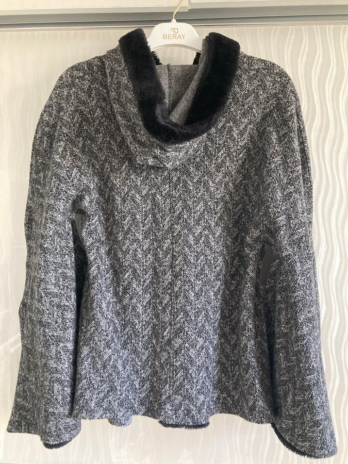 Düğmeli Gri Yün Kadın Panço - Görsel 2