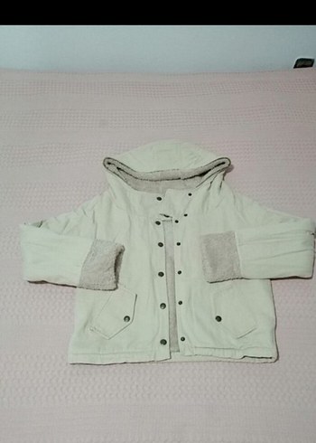 Kapüşonlu çıtçıtlı Kadın Kaban