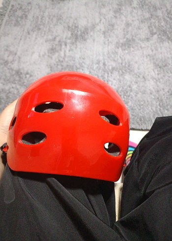 Kırmızı Minimalist Motosiklet Kaskı - Görsel 3