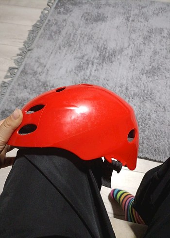 Kırmızı Minimalist Motosiklet Kaskı - Görsel 4