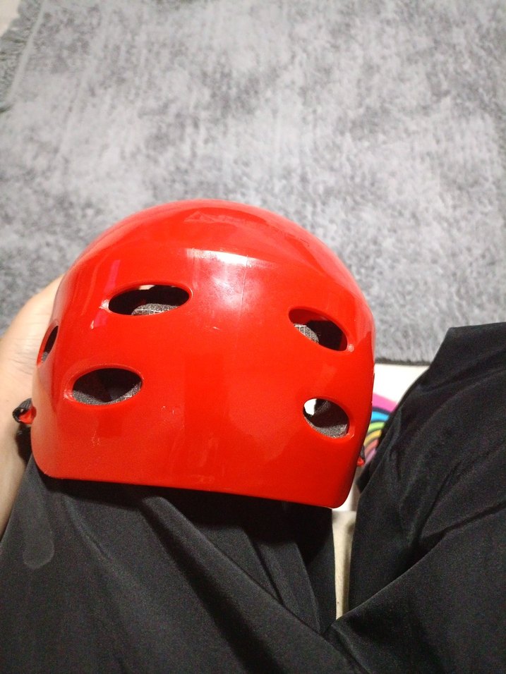 Kırmızı Minimalist Motosiklet Kaskı - Görsel 3