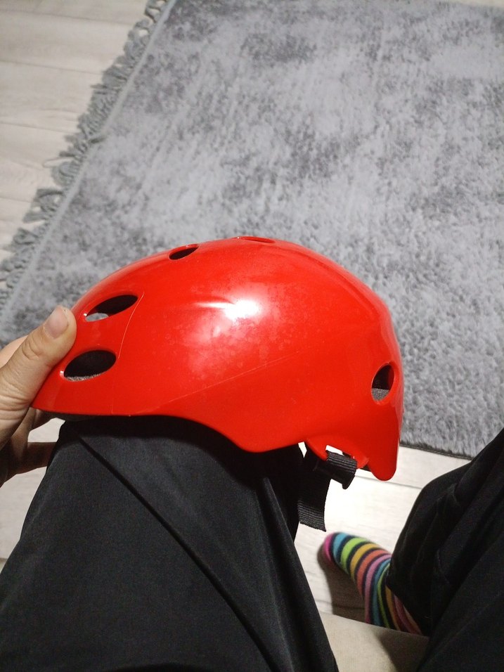 Kırmızı Minimalist Motosiklet Kaskı - Görsel 4