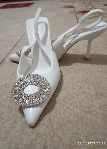 Beyaz Suni Kumaş Taşlı Stiletto Kadın Abiye Ayakkabı