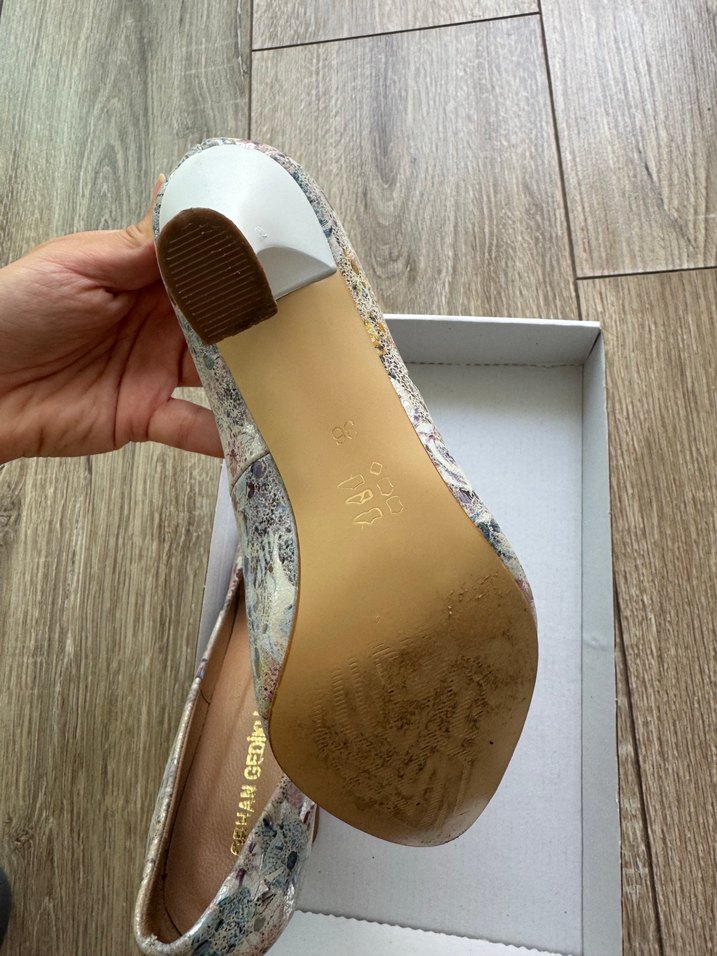 Beyaz Yüksek Topuklu Çiçek Desenli Özel Tasarım Stiletto - Görsel 4