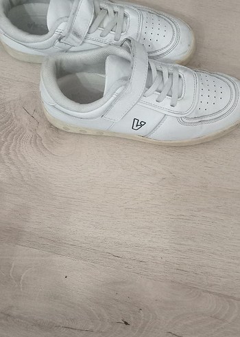 Erkek Çocuk Beyaz Cırtcırtlı Spor Ayakkabı - Görsel 2