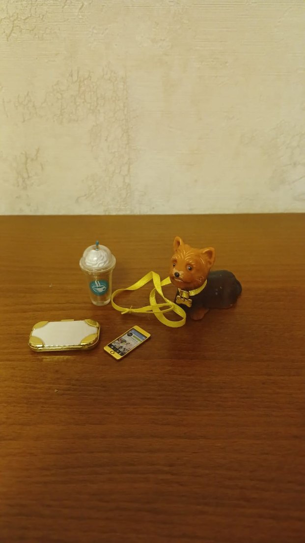 Barbie Beyaz Çiçek Desenli Bebek orjinal kolleksiyonluk - Görsel 2