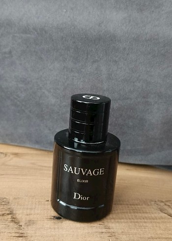 Dior Sauvage Elixir Siyah Erkek Parfümü