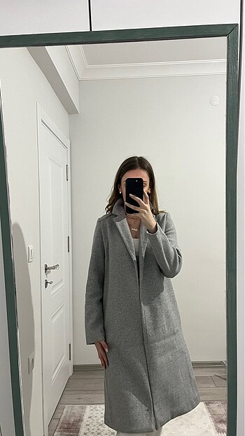 ZARA MONT