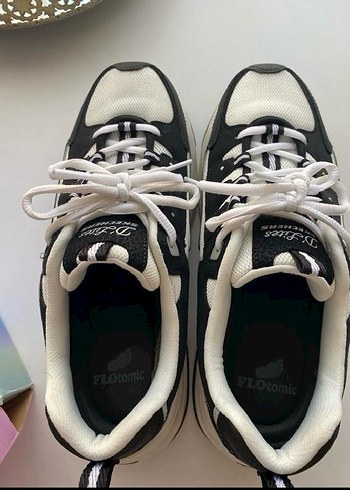 Beyaz Siyah Skechers - Görsel 4