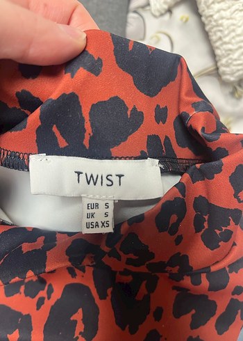 Yüksek Yakalı, Desenli,Kadın Bluz - Görsel 3