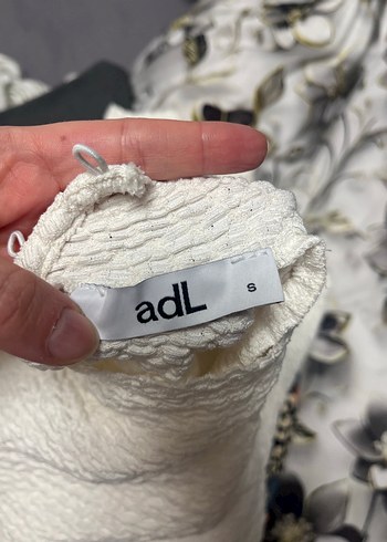 Beyaz Yüksek Yakalı İnce Triko Kadın Kazak - Görsel 2