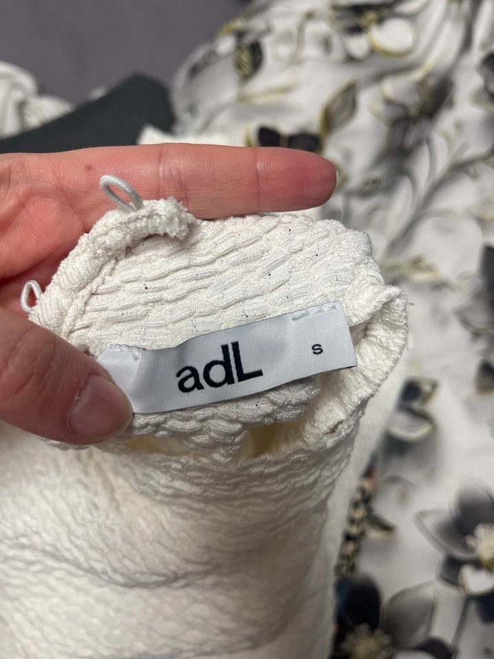 Beyaz Yüksek Yakalı İnce Triko Kadın Kazak - Görsel 2