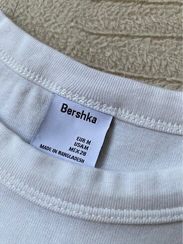 m Beden bershka krem rengi üst