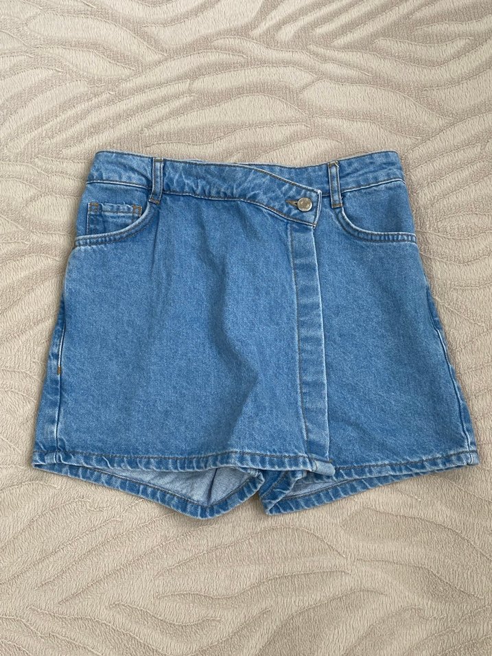 lc waikiki şort etek ve tişört - Görsel 2