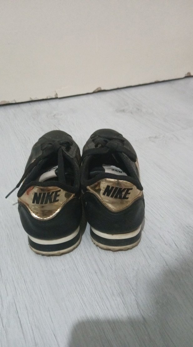 Siyah Altın Detaylı Kadın Spor Ayakkabı - Görsel 2