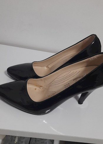 Diğer Diger Siyah Rugan Stiletto Ofis Ayakkabısı