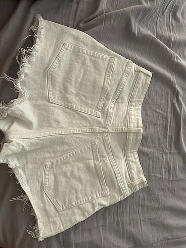 38 Beden H&M beyaz renk 38 beden şort
