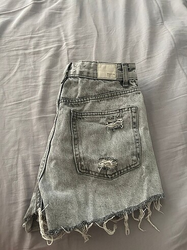 36 Beden gri renk bershka 36 beden şort