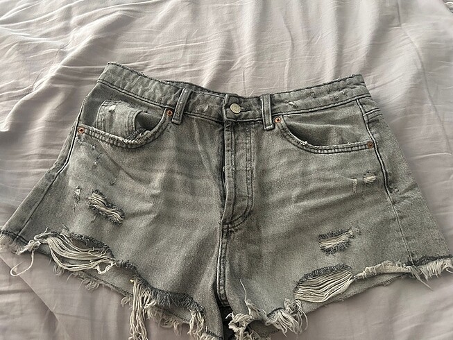 Zara gri şort