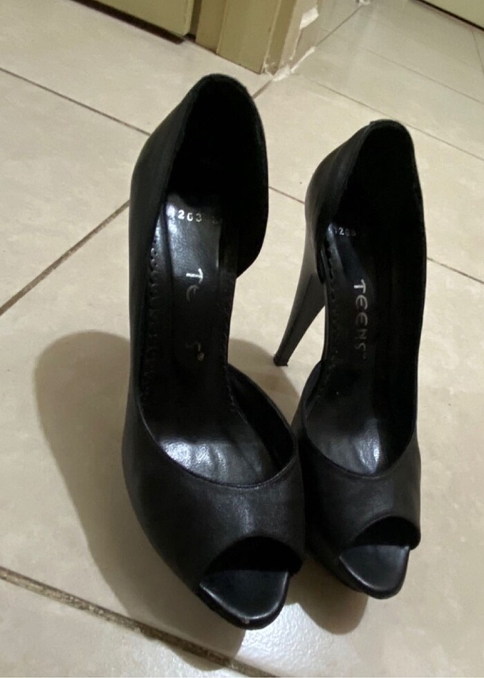 Topuklu ayakkabı - Görsel 2