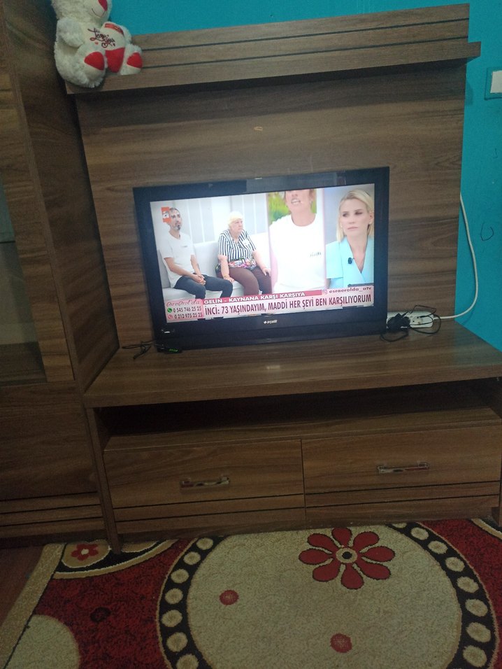 Kahverengi TV Ünitesi tertemiz ve kullanışlı - Görsel 4