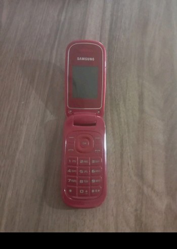 Parlak Kırmızı Samsung Telefon - Görsel 2