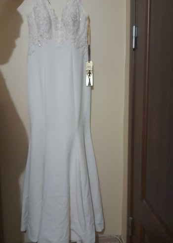 Kırık Beyaz Taşlı Denizkızı Gelinlik ve Abiye 
Hemen Kargo - Görsel 3