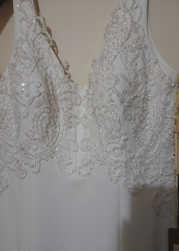 Kırık Beyaz Taşlı Denizkızı Gelinlik ve Abiye 
Hemen Kargo - Görsel 2