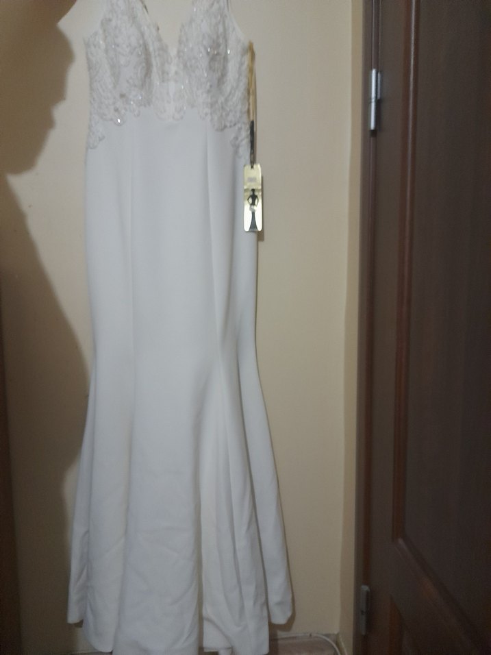 Kırık Beyaz Taşlı Denizkızı Gelinlik ve Abiye 
Hemen Kargo - Görsel 3