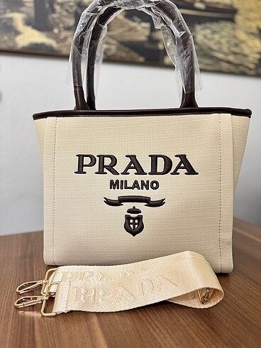 Prada Çanta