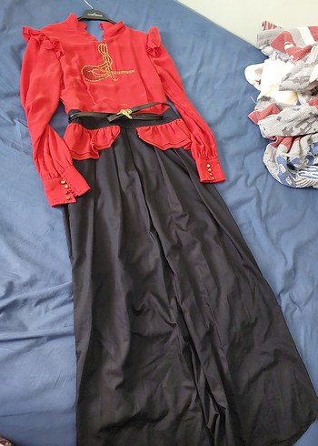 Uzun Kollu Kırmızı Drapeli Gotik Elbise