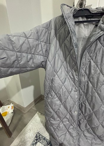 Düğmeli Gri Uzun Kadın Mont - Görsel 3