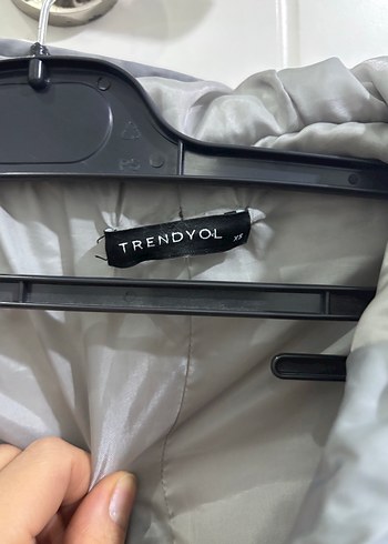 Düğmeli Gri Uzun Kadın Mont - Görsel 5