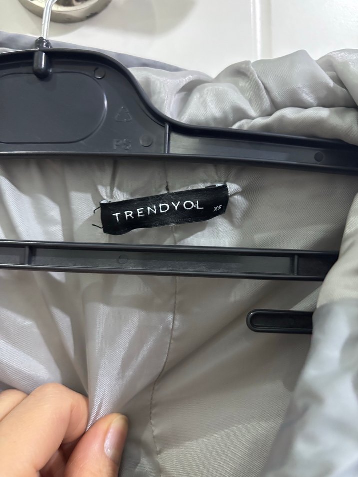 Düğmeli Gri Uzun Kadın Mont - Görsel 5