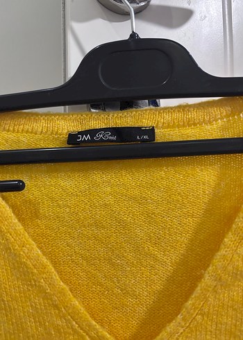 Sarı V Yakalı Örgü Kadın Kazak - Görsel 2