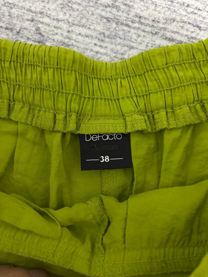 Kadın Yeşil Keten Mini Şort - Görsel 3