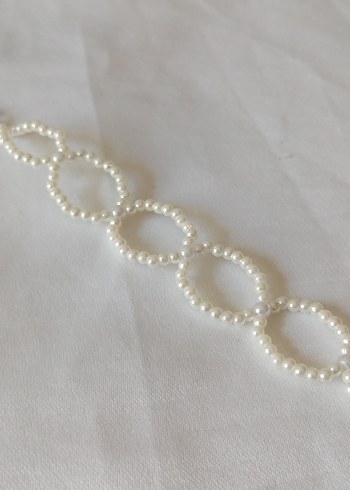  Beden Beyaz İnci Boncuklu Minimalist Bileklik