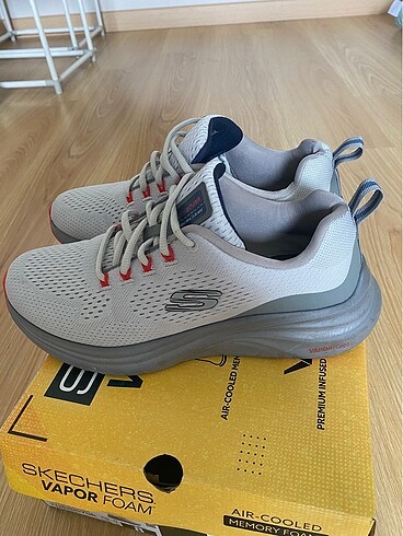 Skechers spor ayakkabı