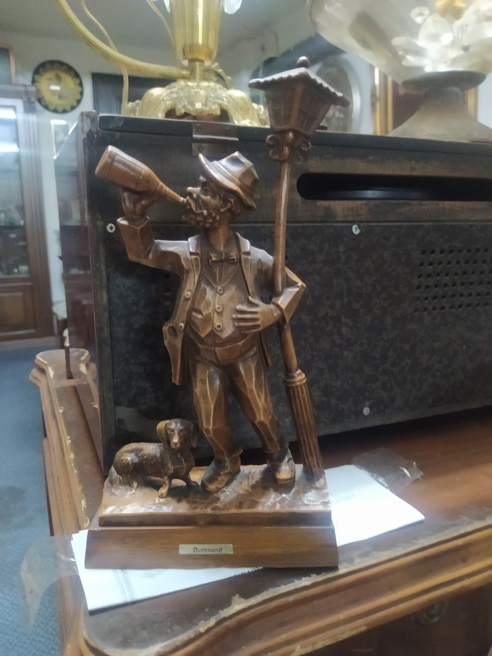 Vintage  15*29 cm Ahşap Kaide üzerine Reçine Adam ve Köpek - Görsel 2