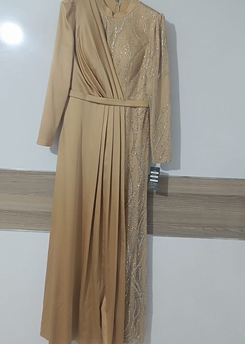Bej Nakışlı Drapeli Uzun Abiye Elbise - Görsel 3