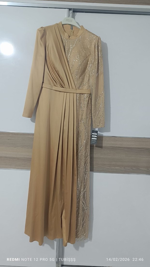 Bej Nakışlı Drapeli Uzun Abiye Elbise - Görsel 3