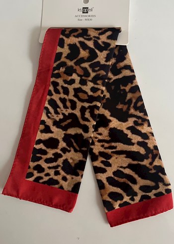 Kahverengi Leopar Desenli Kadın Fular