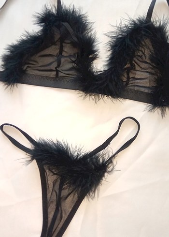 s Beden Siyah Tüylü Gotik Sütyen ve Tanga Takımı