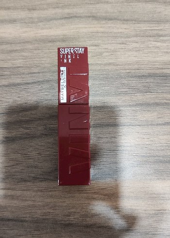 Maybelline Maybelline Parlak Kırmızı Ruj 130 Extra