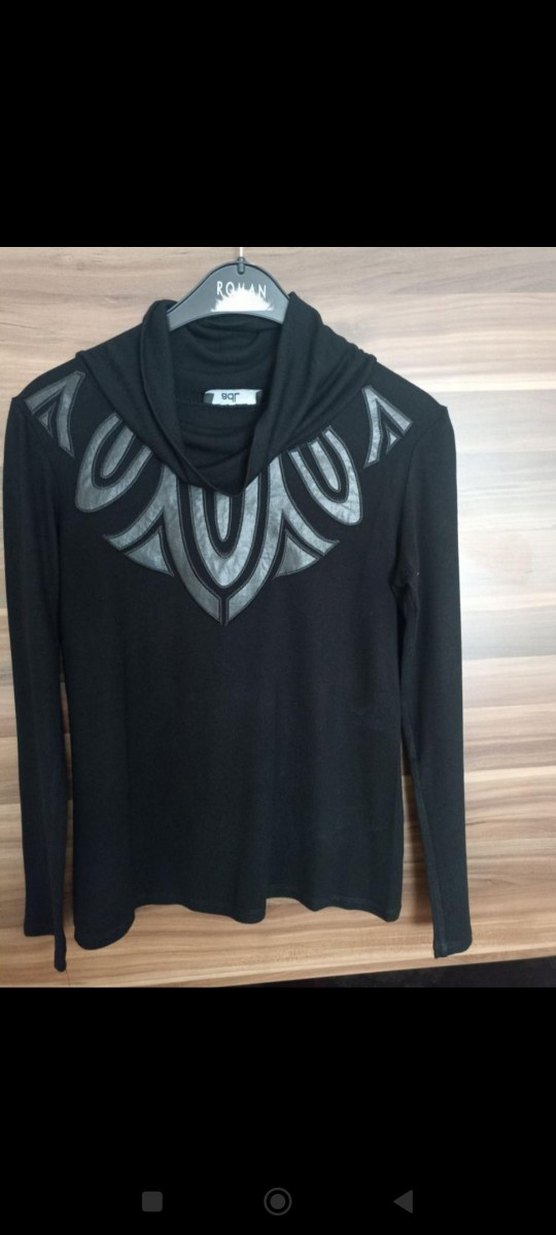 Siyah Uzun Kollu Gotik Baskılı Bluz - Görsel 5