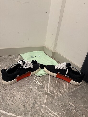43 Beden siyah Renk Off white