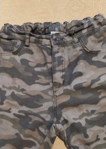 Gri Kamuflaj Desenli Rahat Kesim Erkek Şort - Görsel 2