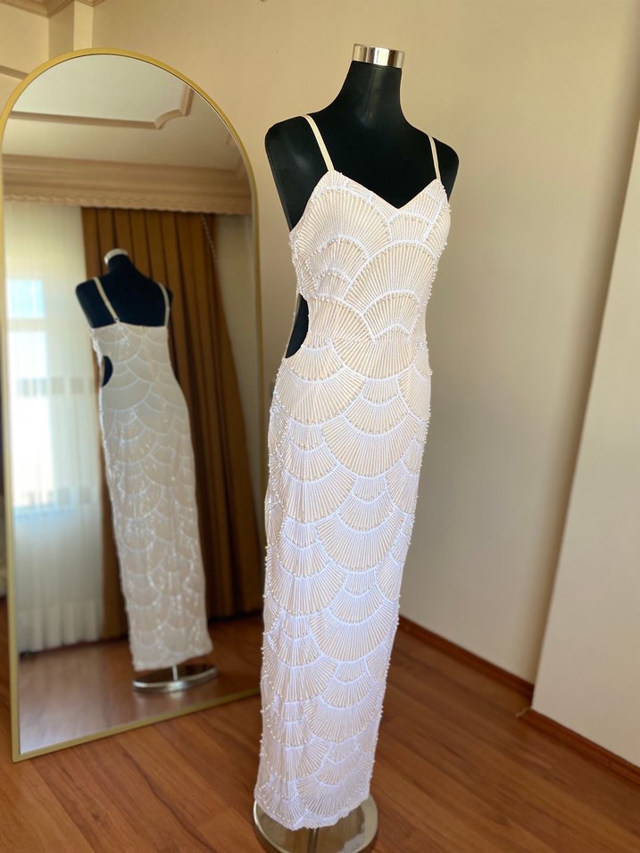 Boncuk İşlemeli Beyaz Uzun Abiye Elbise - Görsel 3