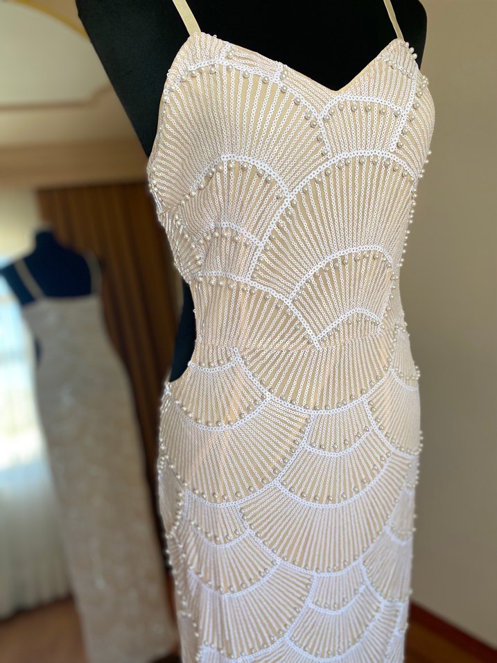 Boncuk İşlemeli Beyaz Uzun Abiye Elbise - Görsel 5