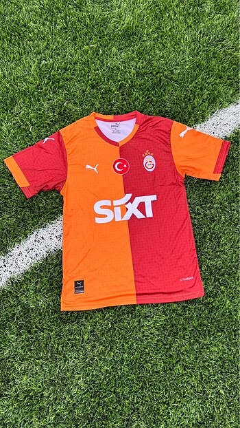Galatasaray 25/26 iç saha forması